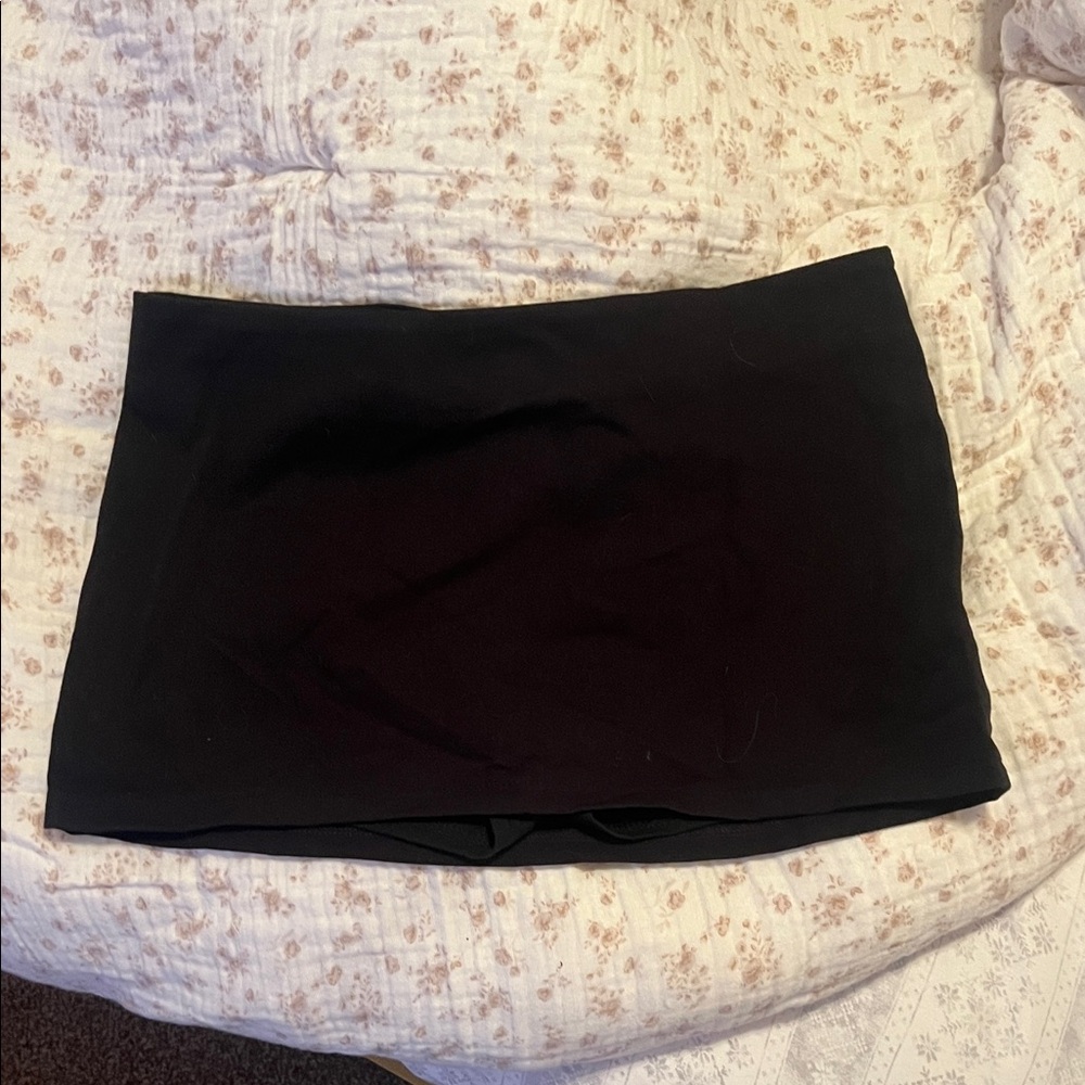 Low riseBlack Mini Skort